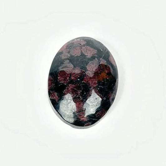 Natural Garnet Palm Stone